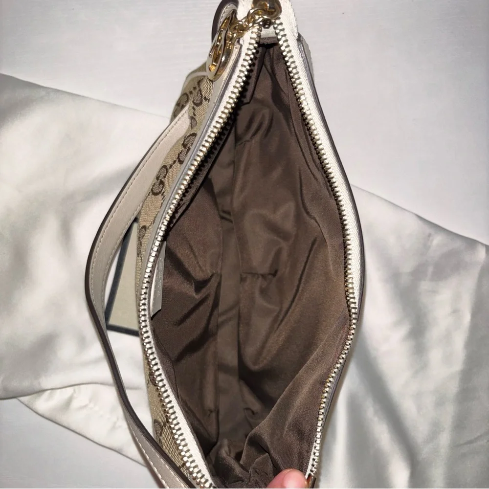 Gucci Beige Brown GG Canvas Shoulder Bag with Ivory Trim - Picture 5 of 11